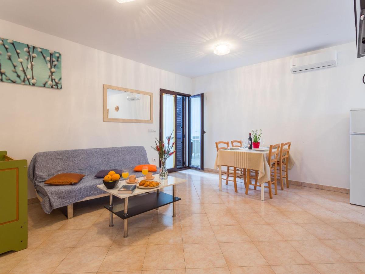Apartment Tireli - Prc143 By Interhome Porec Bagian luar foto