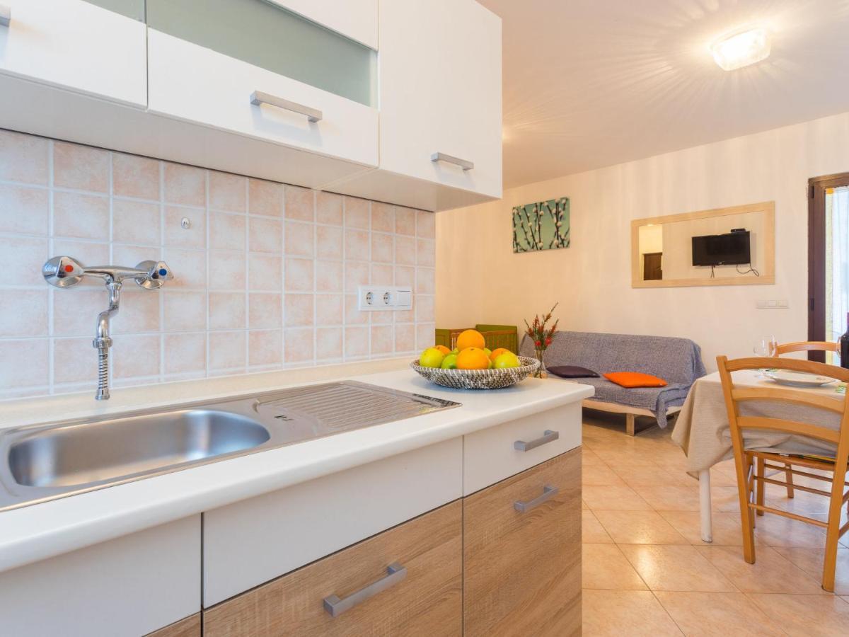 Apartment Tireli - Prc143 By Interhome Porec Bagian luar foto